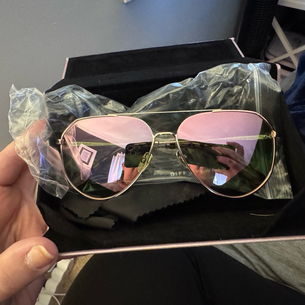 Diff Eyewear- Laura Lee Gold Aviator Sunglasses with Pink Lenses